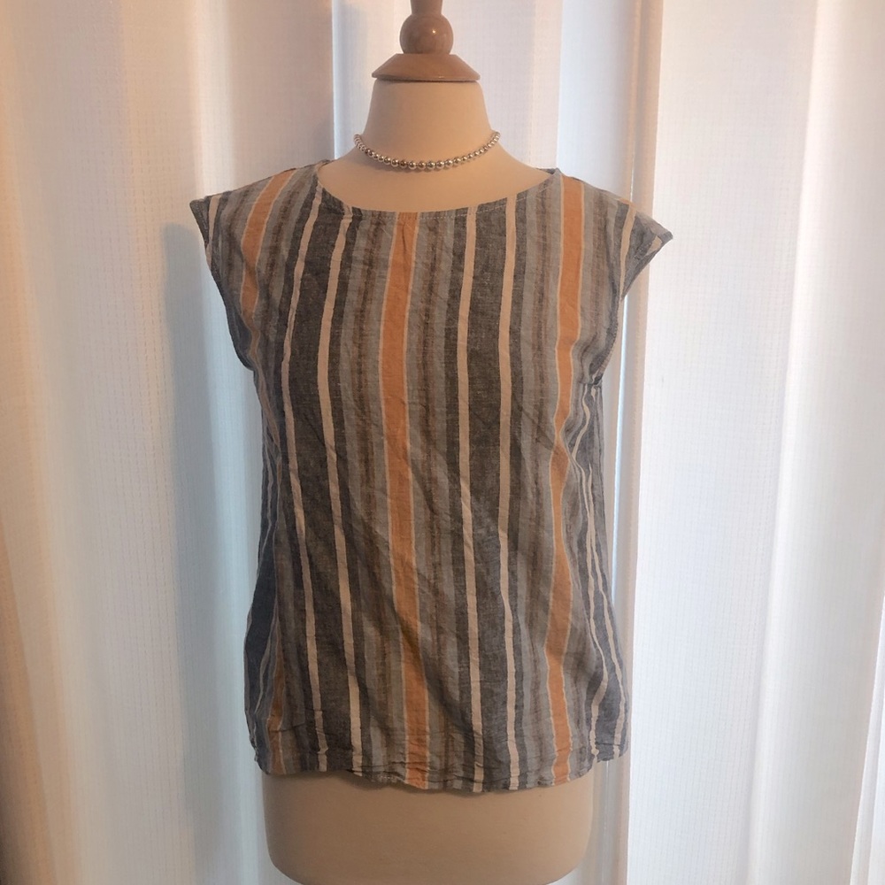 Max Studio size Medium cap sleeve blouse.